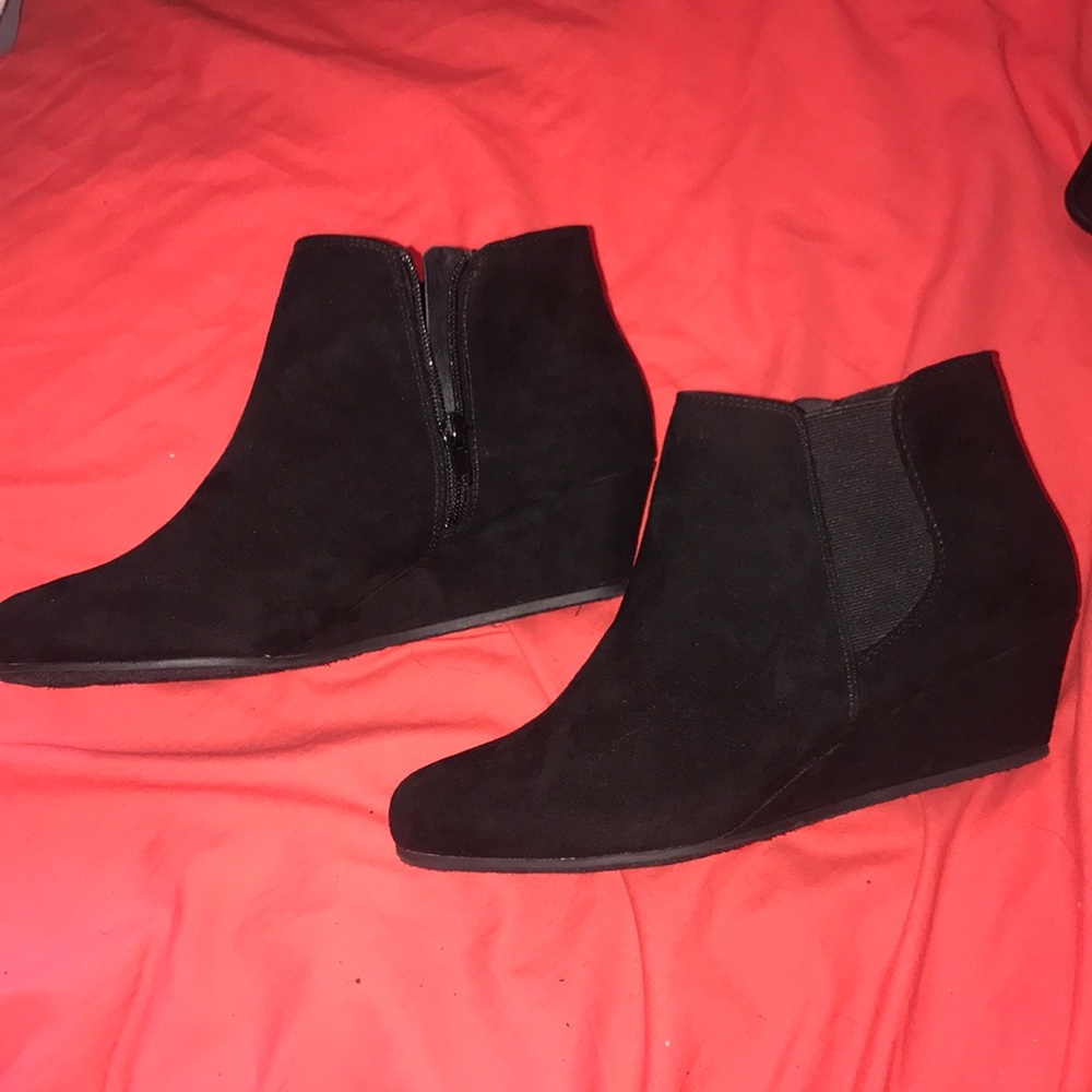 Adorable short wedge boots (NEVER WORN)